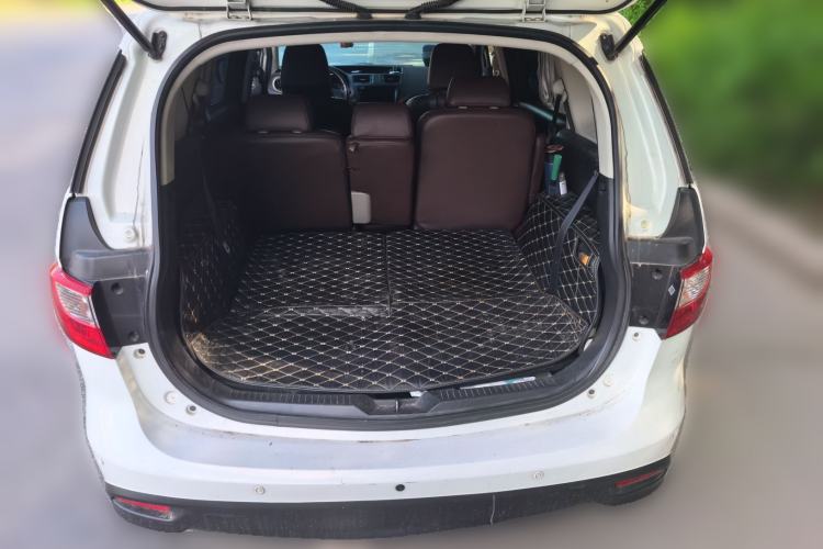 Used Mazda 5 2011 2.0L Automatic Luxury Edition Trunk