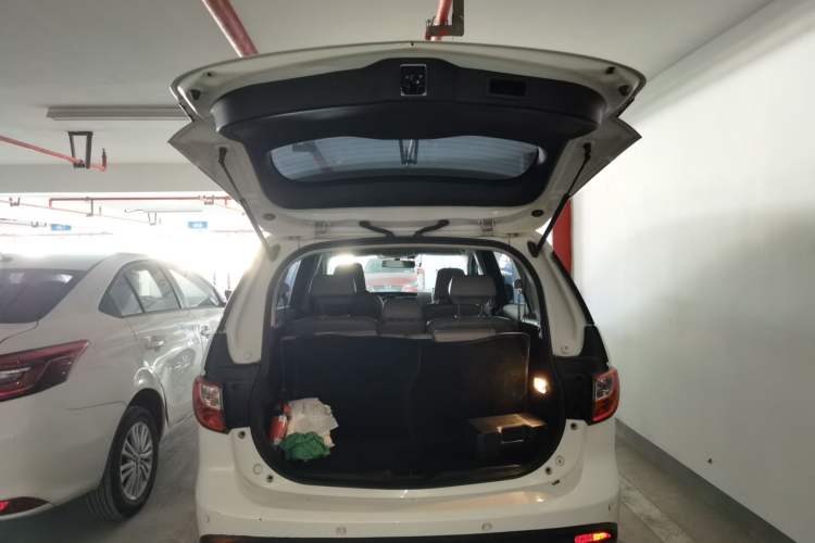 Used Mazda 5 2011 2.0L Automatic Luxury Edition Trunk