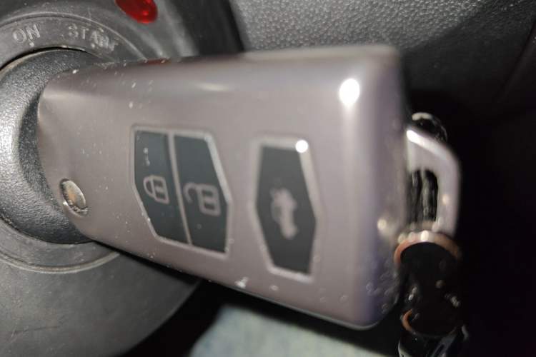 Used Mazda 5 2011 2.0L Automatic Comfort Edition Vehicle Key