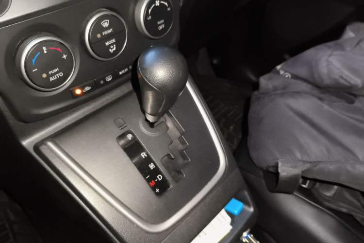 Used Mazda 5 2013 2.0L Automatic Comfort Edition Gear Lever