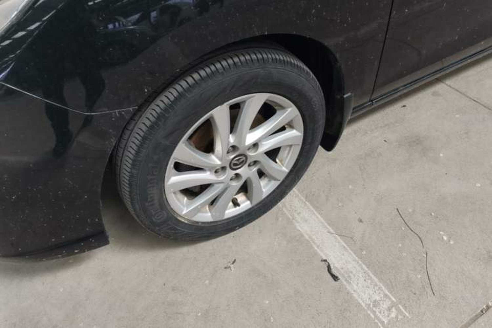 Used Mazda 5 2013 2.0L Automatic Comfort Edition Left Front Wheel Hub