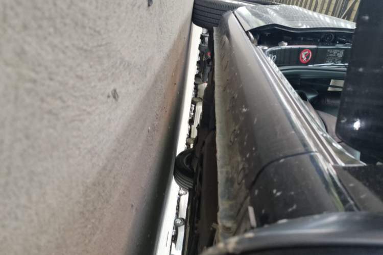 Used Mazda 5 2013 2.0L Automatic Comfort Edition Right Side Sill