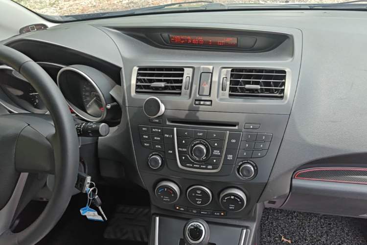 Used Mazda 5 2013 2.0L Automatic Luxury Edition Audio And AC Panel
