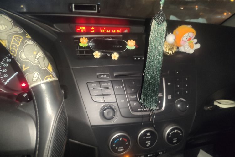 Used Mazda 5 2013 2.0L Automatic Comfort Edition Audio And AC Panel