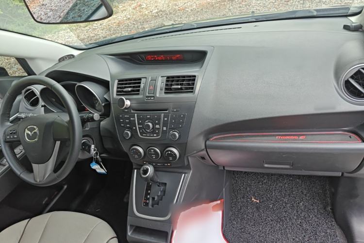 Used Mazda 5 2013 2.0L Automatic Luxury Edition Center Console