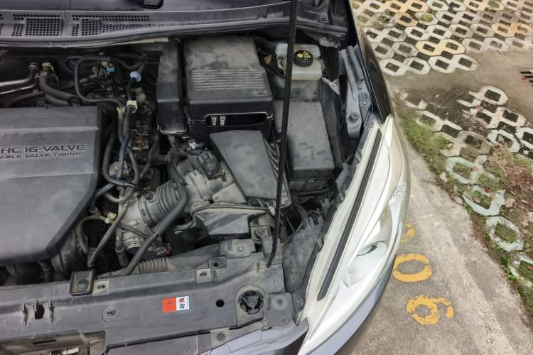 Used Mazda 5 2013 2.0L Automatic Comfort Edition Engine Bay Left
