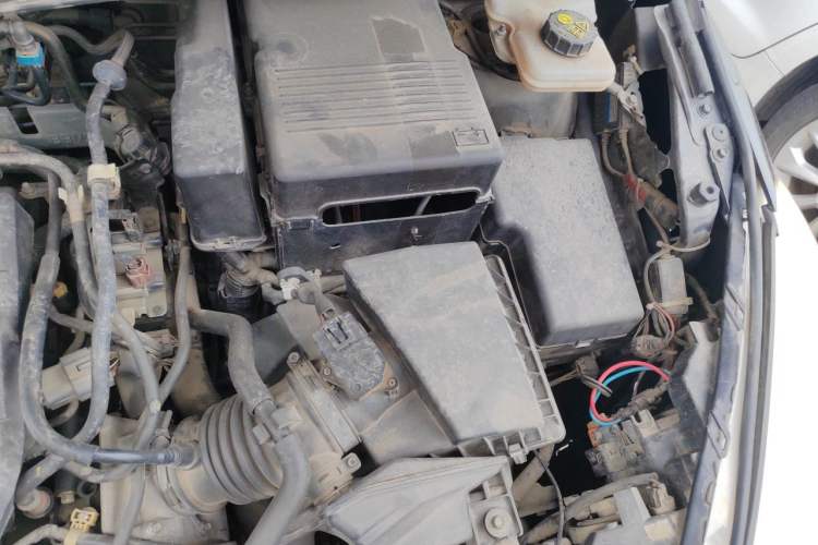 Used Mazda 5 2013 2.0L Automatic Comfort Edition Engine Bay Left