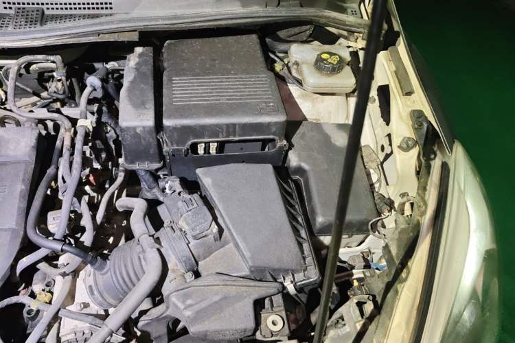 Used Mazda 5 2013 2.0L Automatic Comfort Edition Engine Bay Left