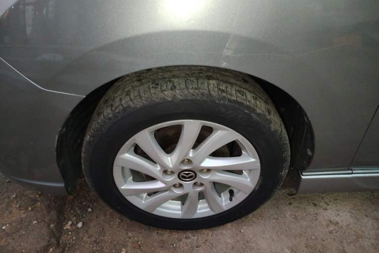 Used Mazda 5 2013 2.0L Automatic Luxury Edition Left Front Wheel Hub