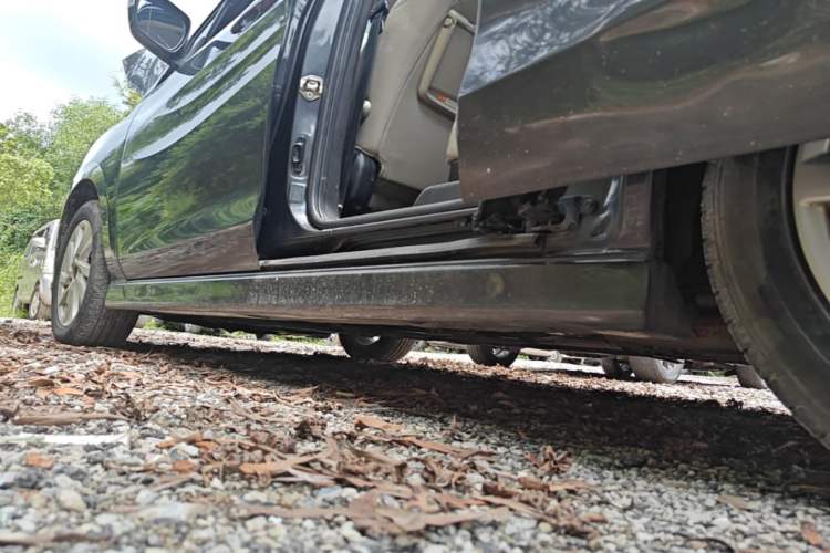 Used Mazda 5 2013 2.0L Automatic Luxury Edition Left Side Sill