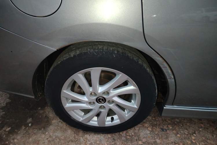 Used Mazda 5 2013 2.0L Automatic Luxury Edition Right Rear Wheel Hub