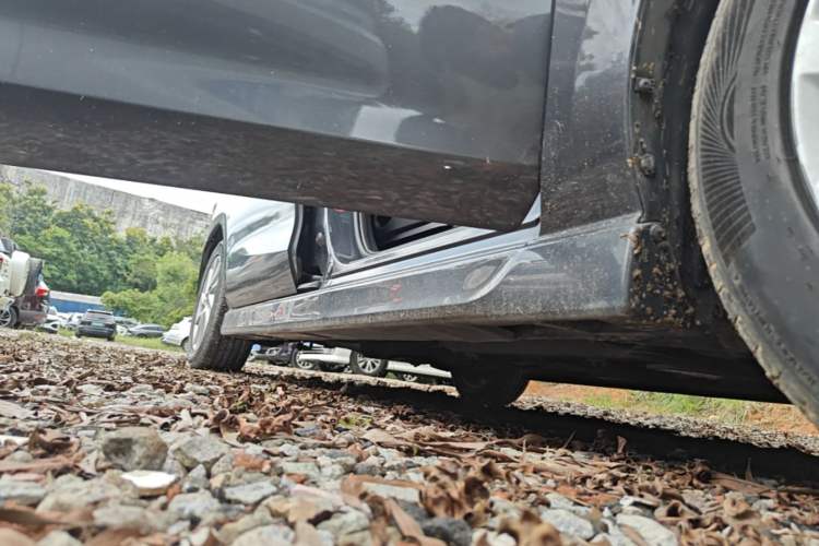 Used Mazda 5 2013 2.0L Automatic Luxury Edition Right Side Sill