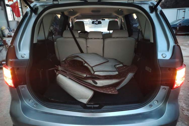 Used Mazda 5 2013 2.0L Automatic Luxury Edition Trunk