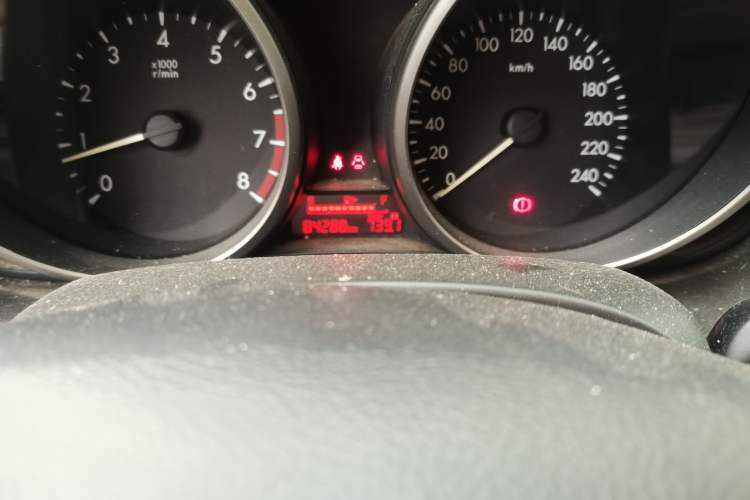 Used Mazda 5 2013 2.0L Manual Comfort Version Odometer Close Up