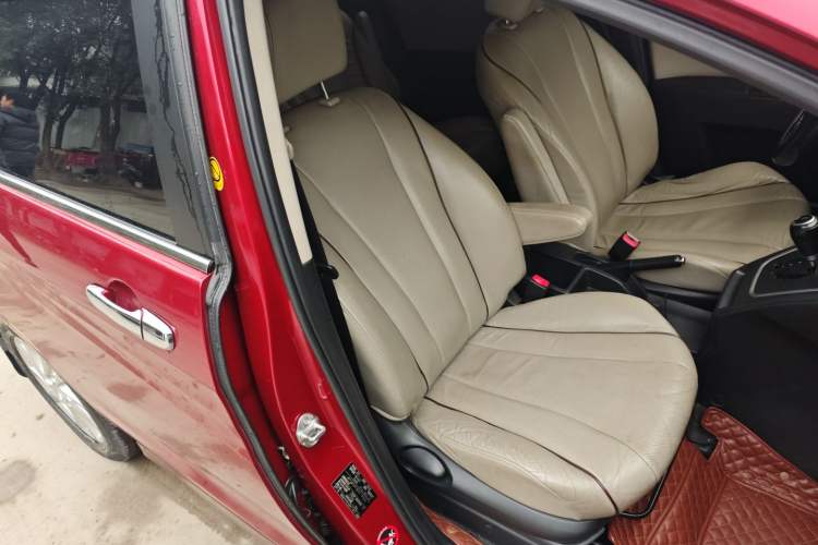Used Mazda 5 2013 2.0L Automatic Luxury Edition Right Front Seat