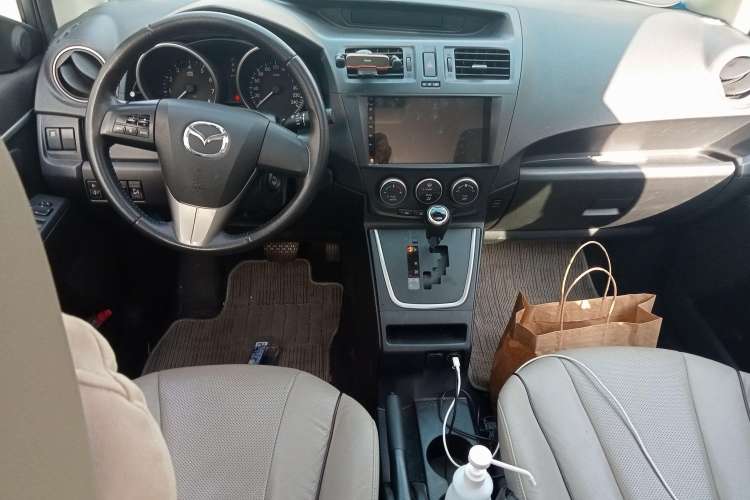Used Mazda 5 2013 2.0L Automatic Luxury Edition Center Console