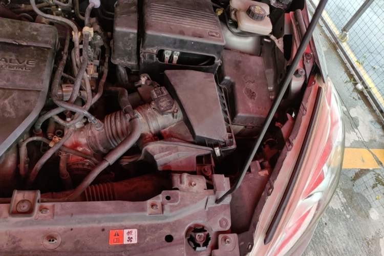 Used Mazda 5 2013 2.0L Automatic Comfort Edition Engine Bay Left