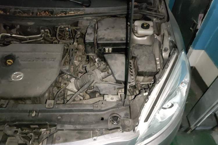 Used Mazda 5 2013 2.0L Automatic Comfort Edition Engine Bay Left
