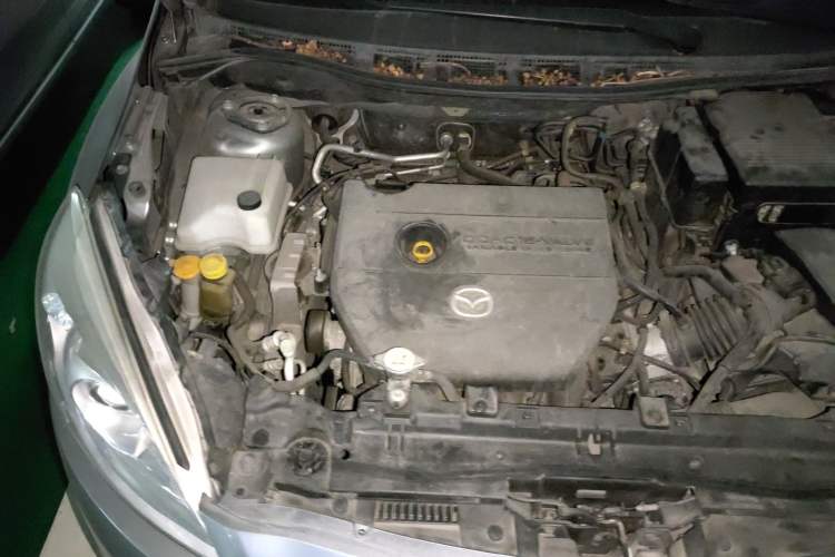 Used Mazda 5 2013 2.0L Automatic Comfort Edition Engine Bay Right