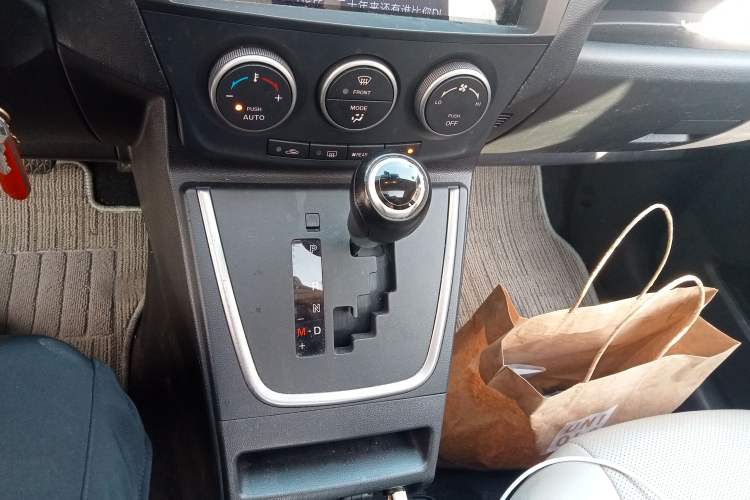 Used Mazda 5 2013 2.0L Automatic Luxury Edition Gear Lever