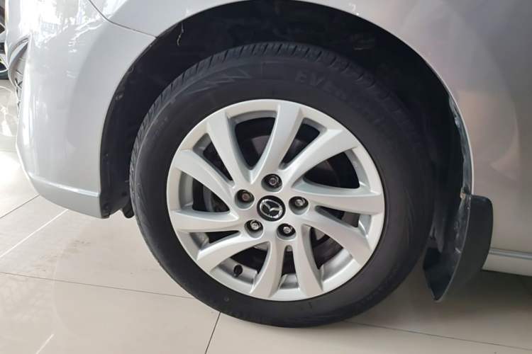 Used Mazda 5 2013 2.0L Manual Comfort Version Left Front Wheel Hub