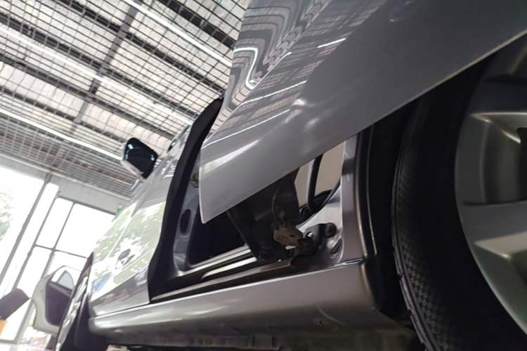 Used Mazda 5 2013 2.0L Manual Comfort Version Left Side Sill