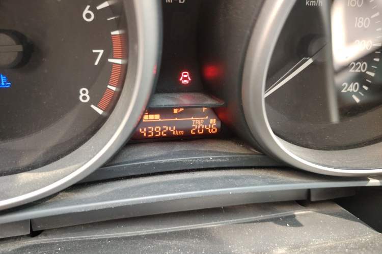 Used Mazda 5 2013 2.0L Automatic Luxury Edition Odometer Close Up