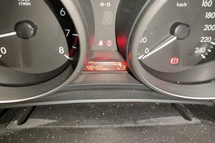 Used Mazda 5 2013 2.0L Automatic Comfort Edition Odometer Close Up