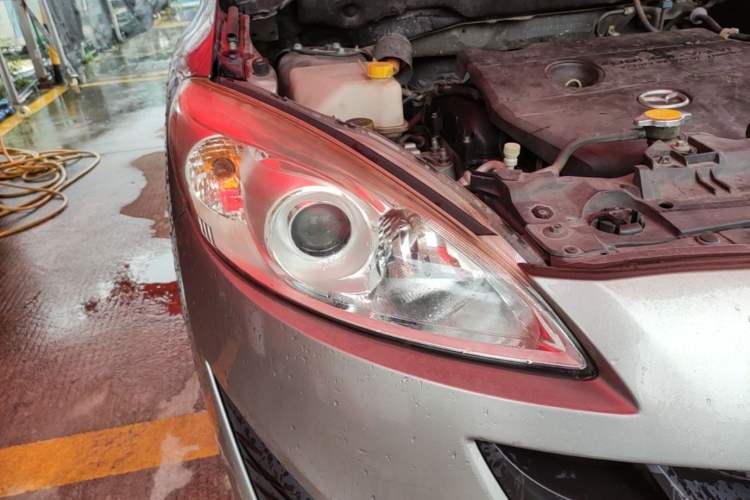 Used Mazda 5 2013 2.0L Automatic Comfort Edition Right Front Headlight