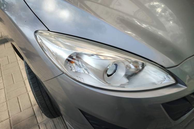 Used Mazda 5 2013 2.0L Automatic Luxury Edition Right Front Headlight