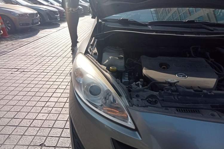 Used Mazda 5 2013 2.0L Automatic Luxury Edition Right Front Headlight