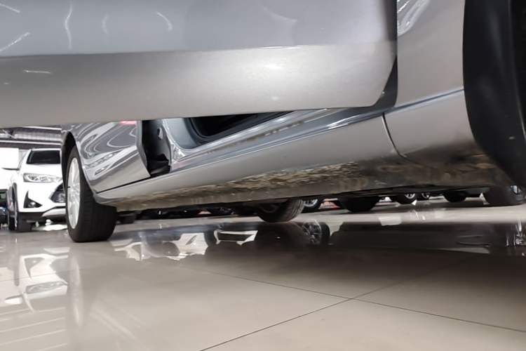 Used Mazda 5 2013 2.0L Manual Comfort Version Right Side Sill