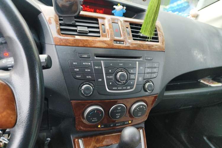 Used Mazda 5 2013 2.0L Automatic Comfort Edition Audio And AC Panel