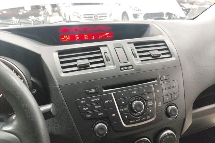 Used Mazda 5 2013 2.0L Automatic Luxury Edition Audio And AC Panel