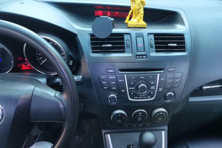 Used Mazda 5 2013 2.0L Automatic Comfort Edition Audio And AC Panel