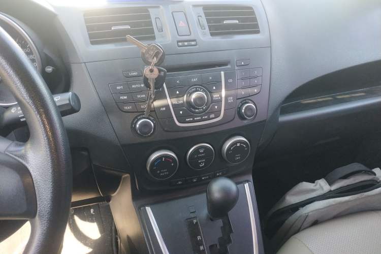 Used Mazda 5 2013 2.0L Automatic Comfort Edition Audio And AC Panel