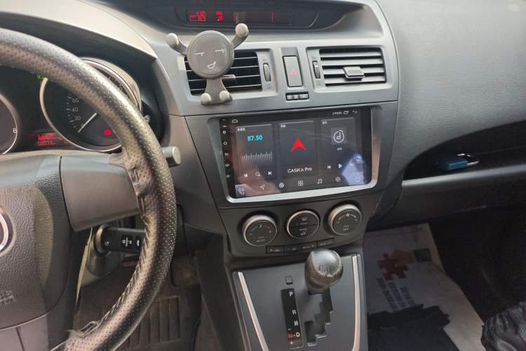 Used Mazda 5 2013 2.0L Automatic Comfort Edition Audio And AC Panel