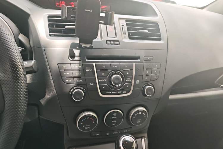 Used Mazda 5 2013 2.0L Automatic Luxury Edition Audio And AC Panel
