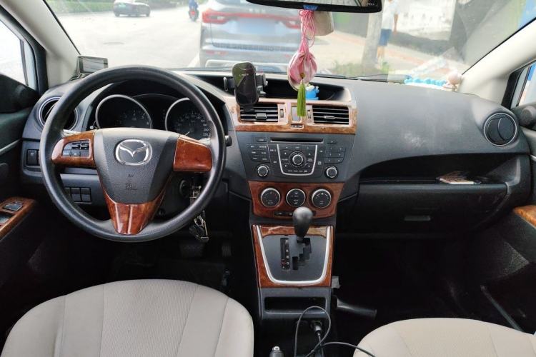 Used Mazda 5 2013 2.0L Automatic Comfort Edition Center Console