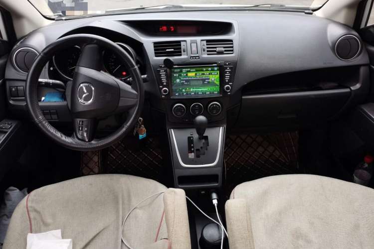 Used Mazda 5 2013 2.0L Automatic Comfort Edition Center Console