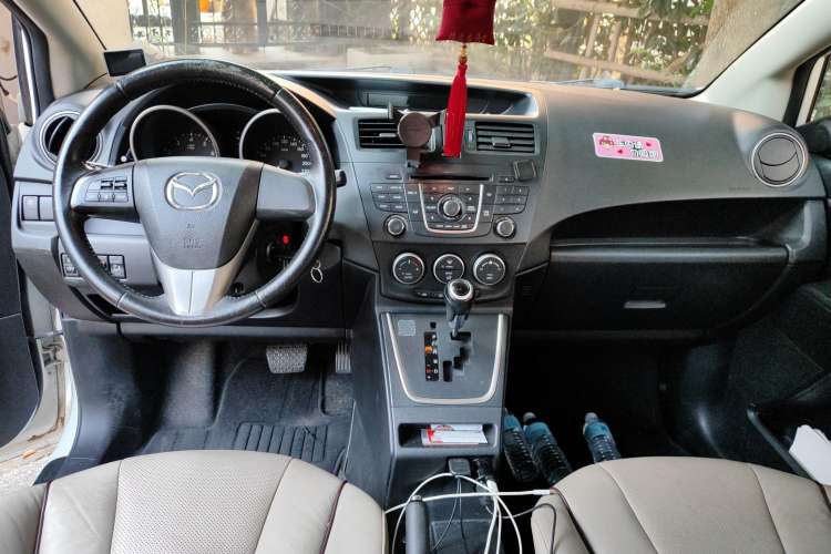Used Mazda 5 2013 2.0L Automatic Luxury Edition Center Console