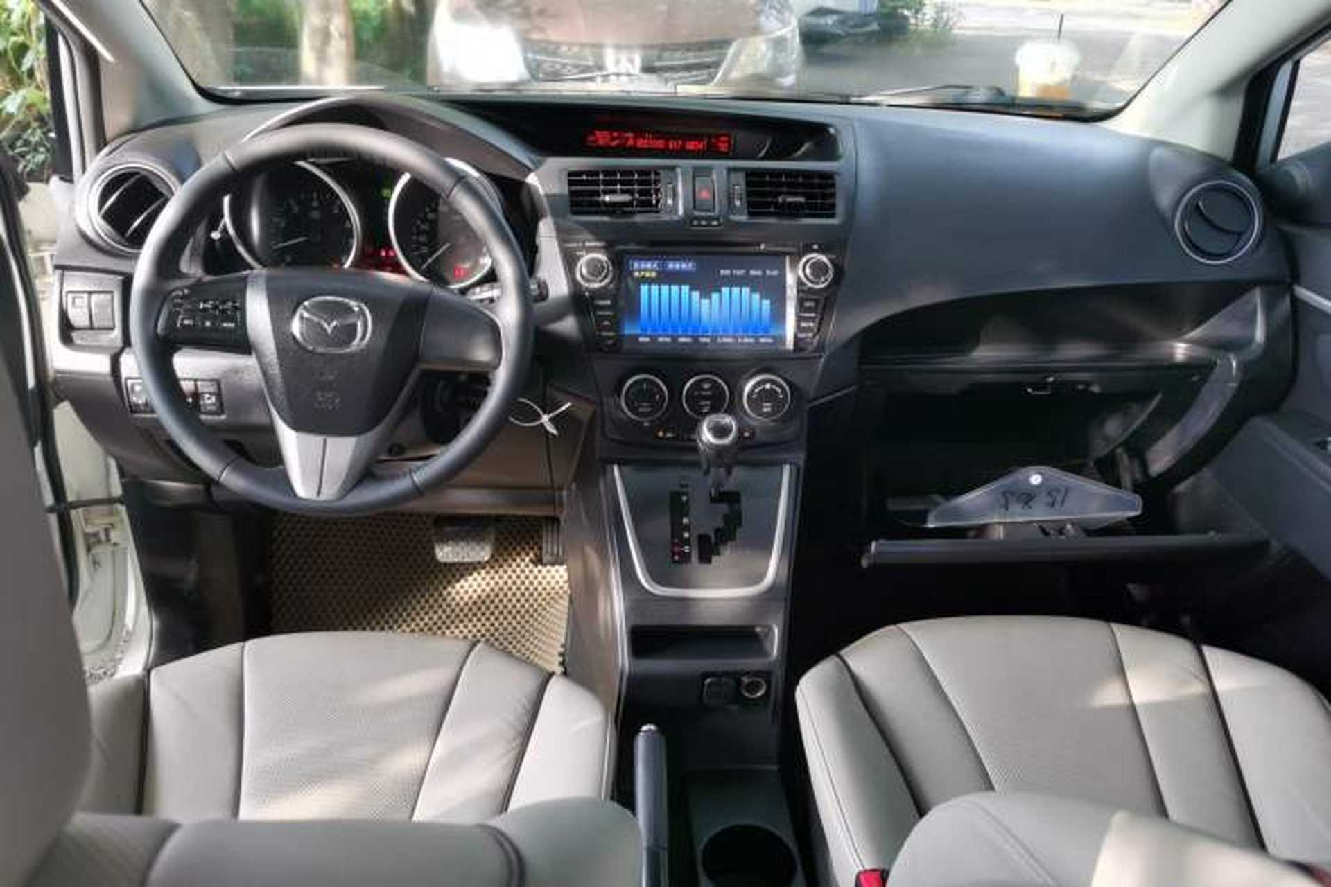 Used Mazda 5 2013 2.0L Automatic Luxury Edition Center Console