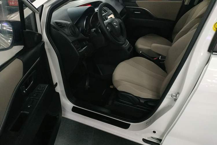 Used Mazda 5 2013 2.0L Automatic Comfort Edition Driver Seat