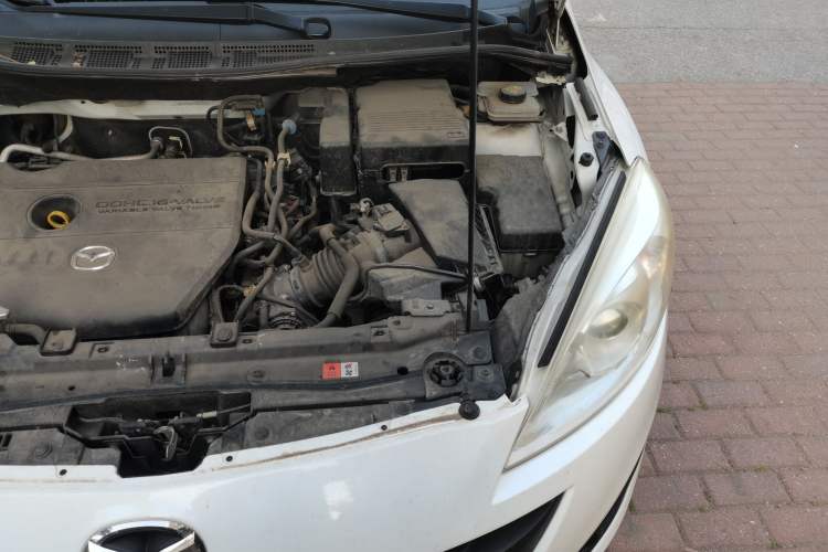 Used Mazda 5 2013 2.0L Automatic Comfort Edition Engine Bay Left