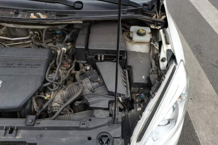 Used Mazda 5 2013 2.0L Automatic Comfort Edition Engine Bay Left