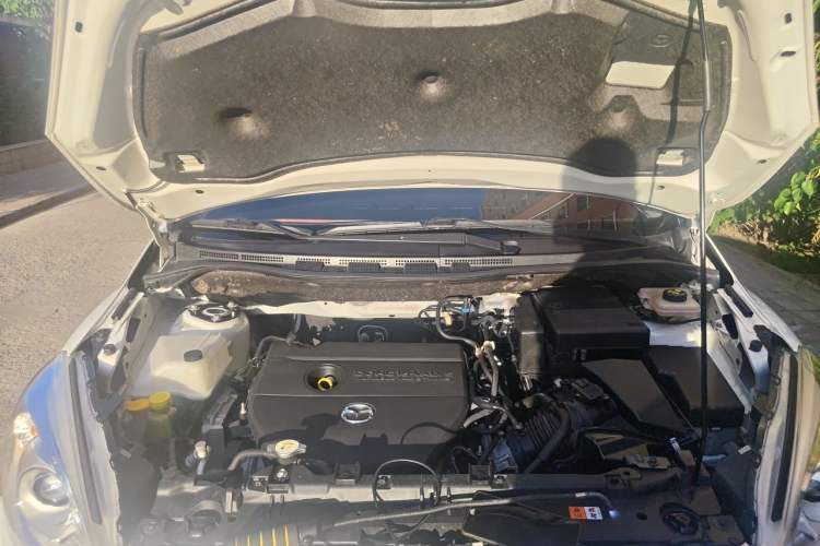 Used Mazda 5 2013 2.0L Automatic Comfort Edition Engine Bay
