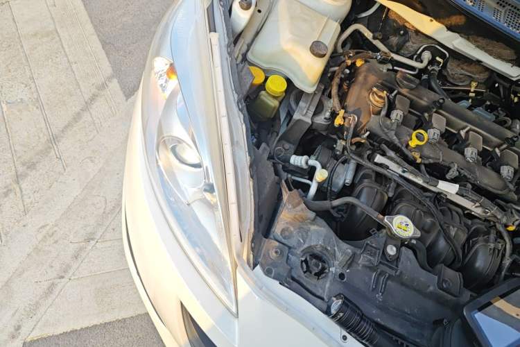 Used Mazda 5 2013 2.0L Automatic Luxury Edition Engine Bay Right