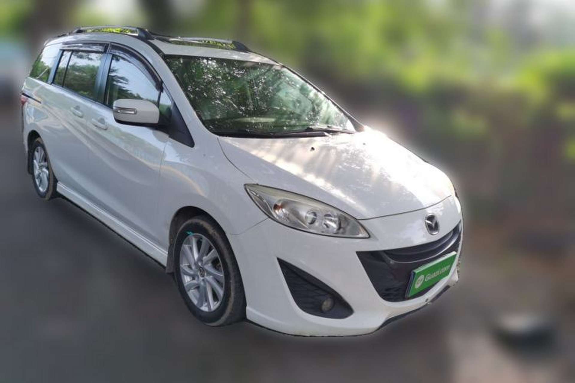 Used Mazda 5 2013 2.0L Automatic Luxury Edition Front Right 45 Deg