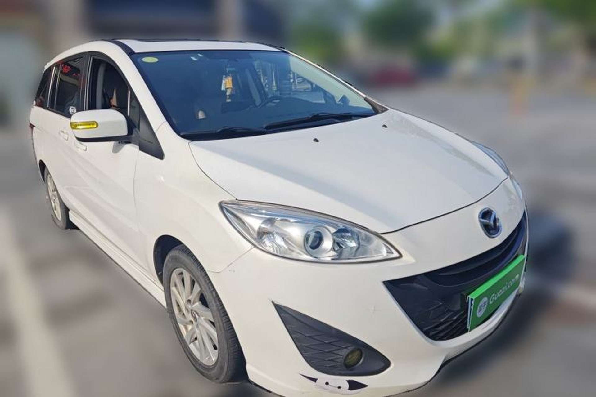 Used Mazda 5 2013 2.0L Automatic Luxury Edition Front Right 45 Deg