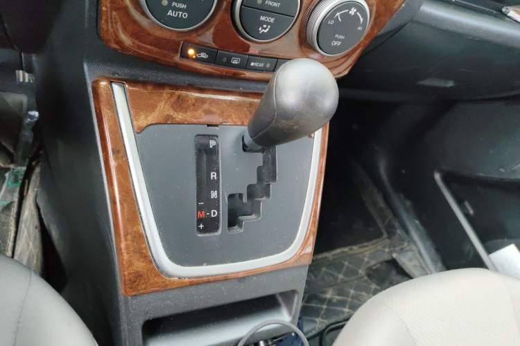 Used Mazda 5 2013 2.0L Automatic Comfort Edition Gear Lever